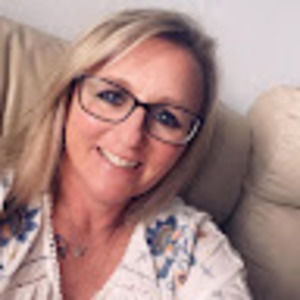 Meet your Posher, Debbie